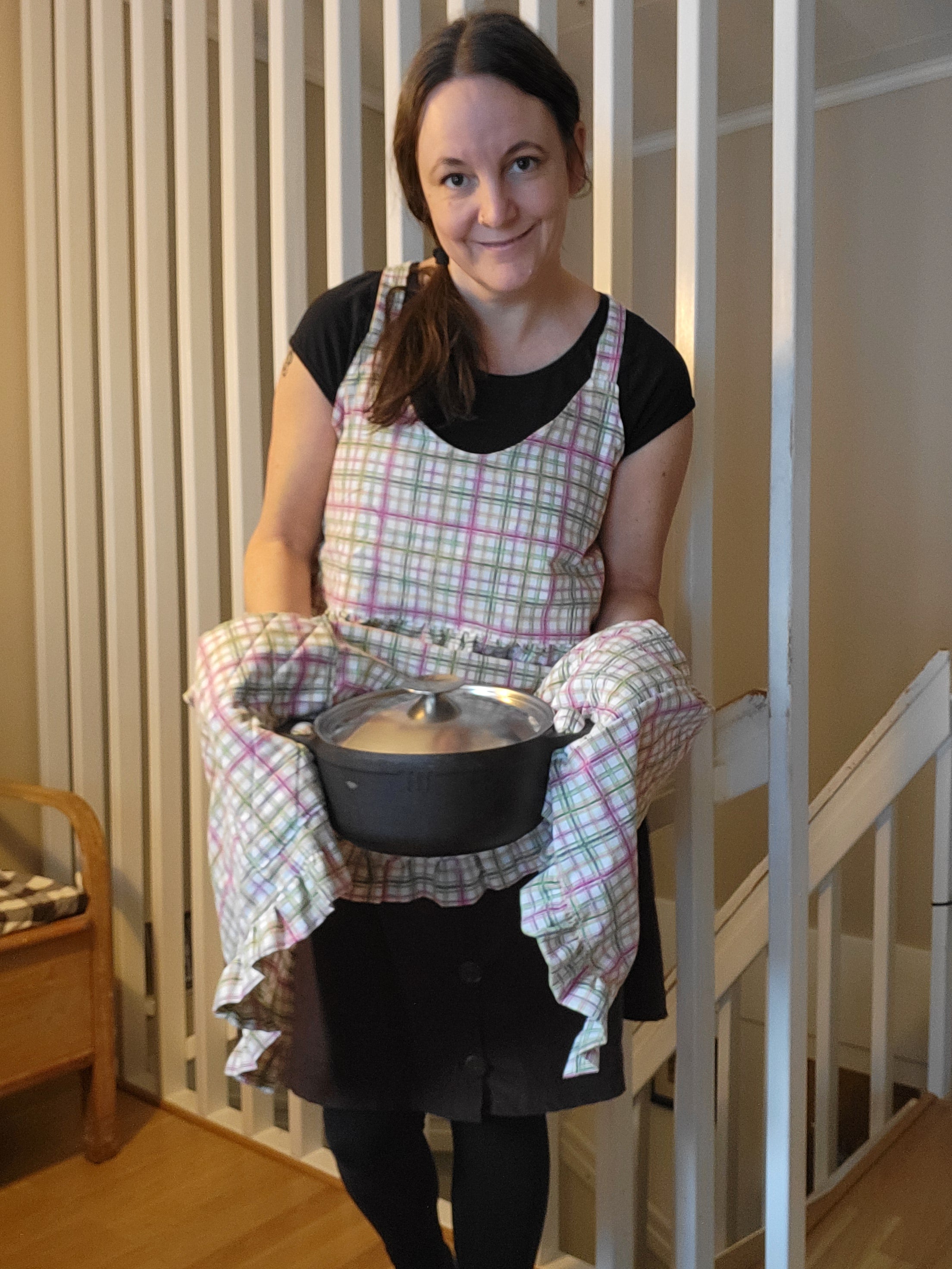 Brianna Built-in Oven Mitt Apron Pattern