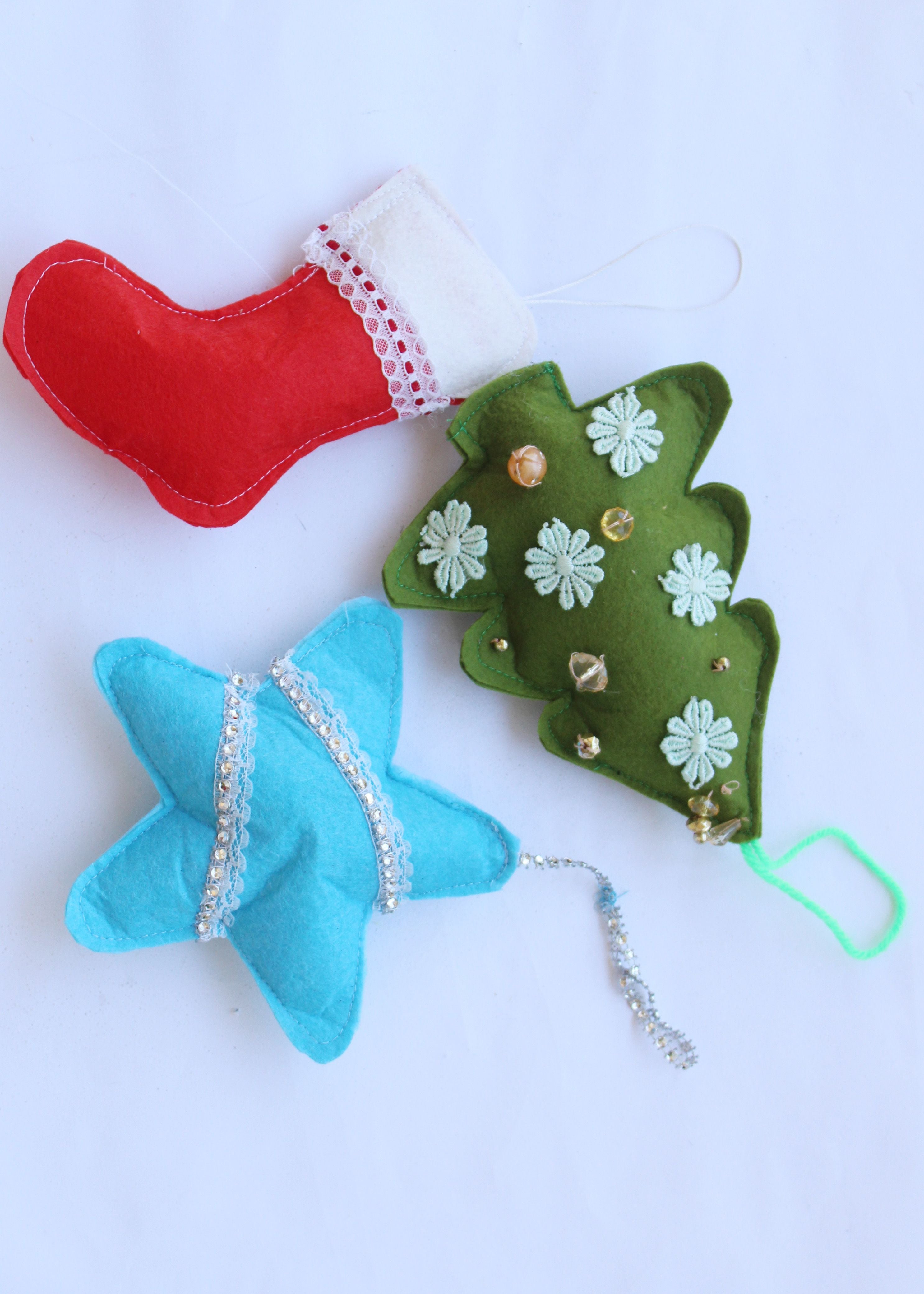 Holly Jolly Ornaments Pattern