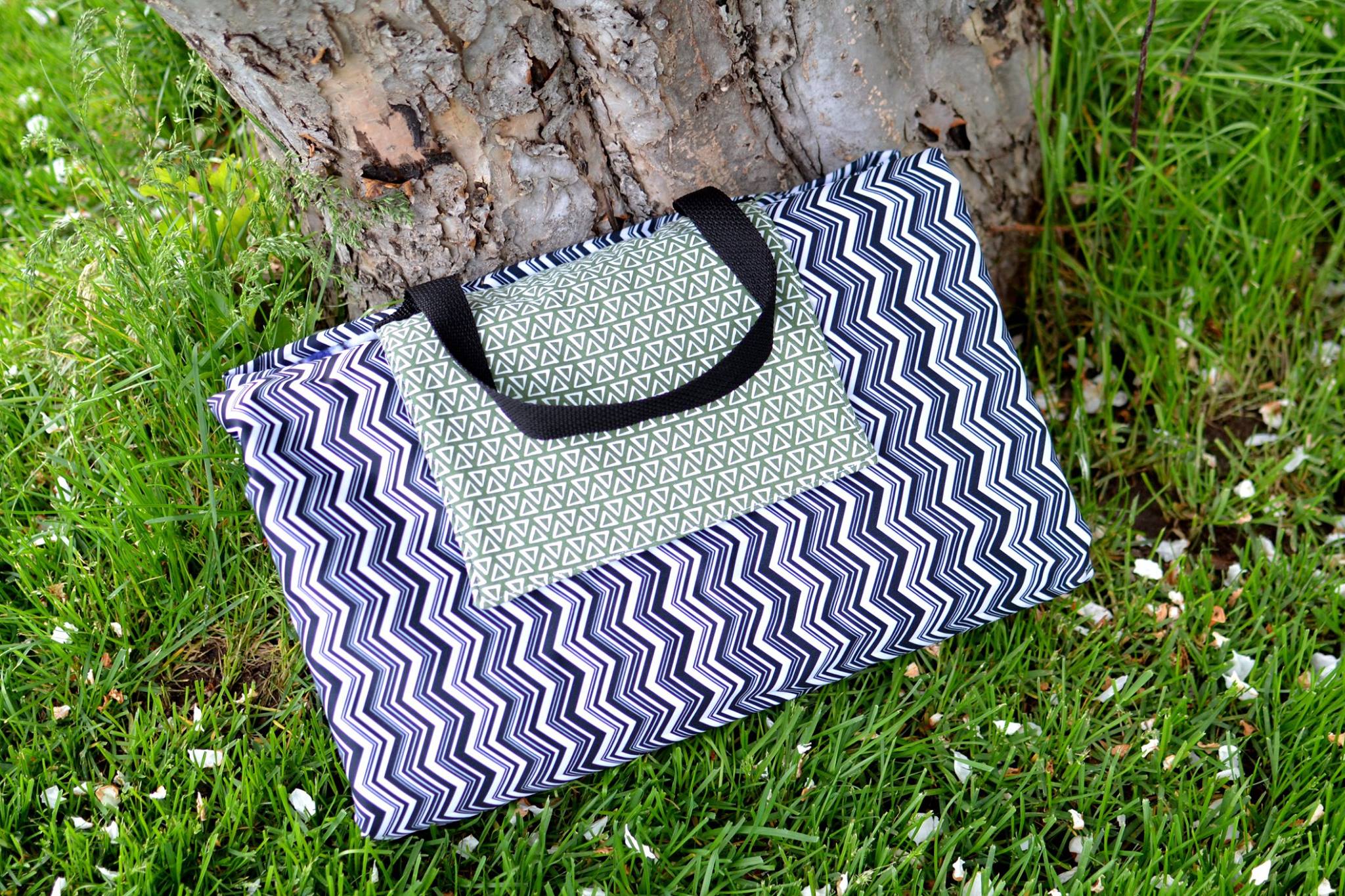 Picnic Blanket Tote Pattern - Ellie and Mac, Digital (PDF) Sewing Patterns | USA, Canada, UK, Australia