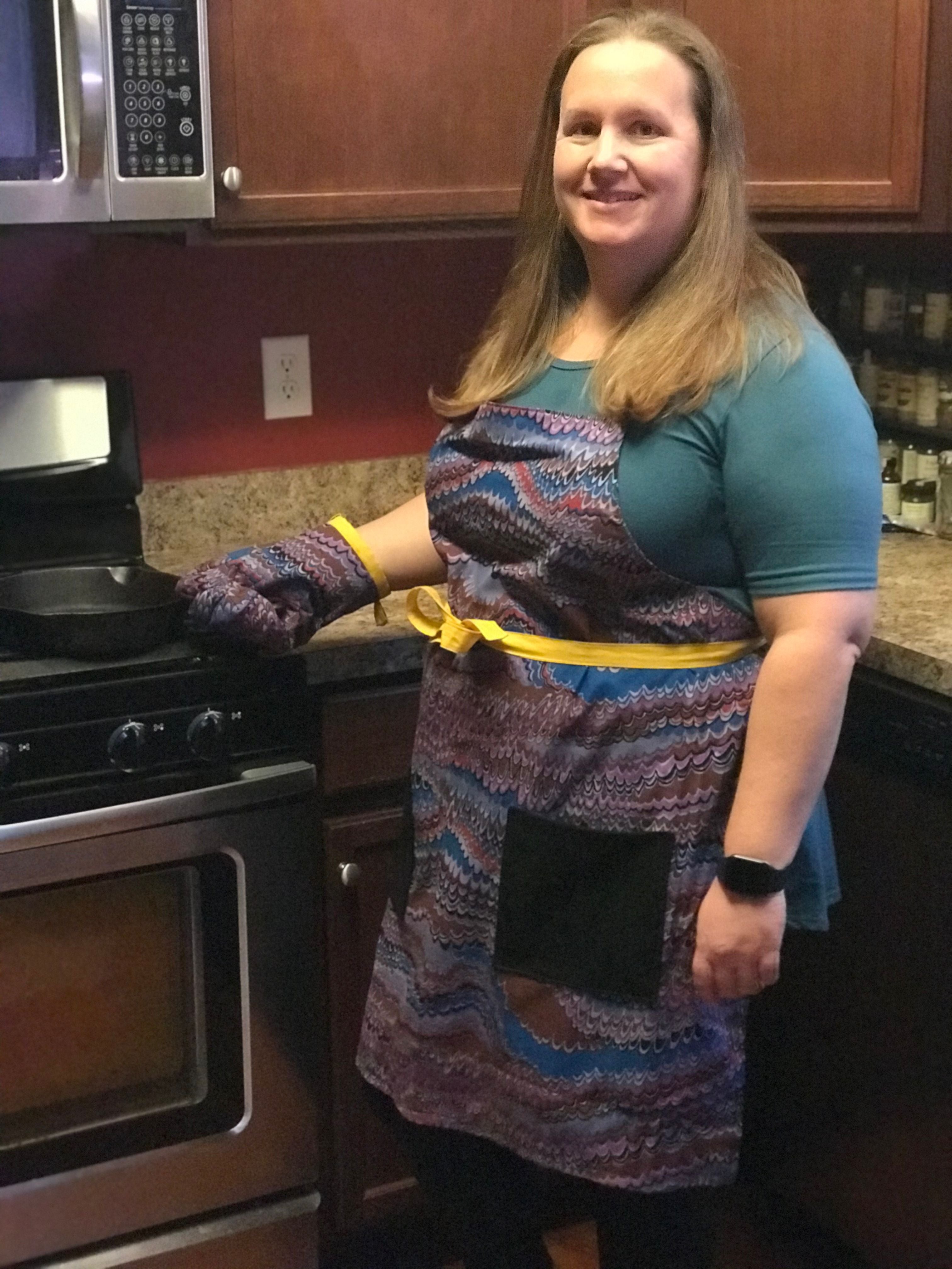 Baking Fun Pattern: Apron & Oven Mitt