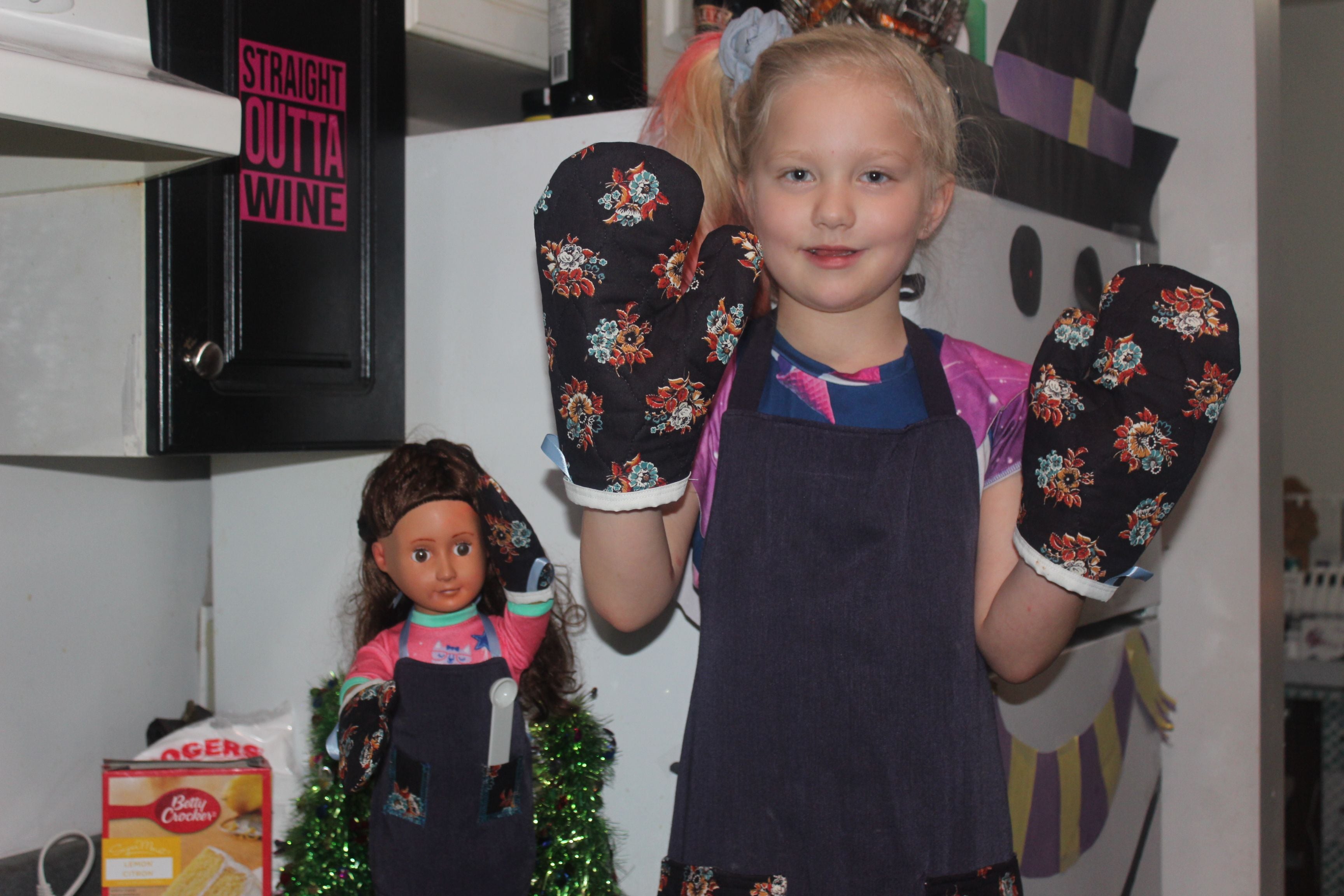 Baking Fun Pattern: Apron & Oven Mitt