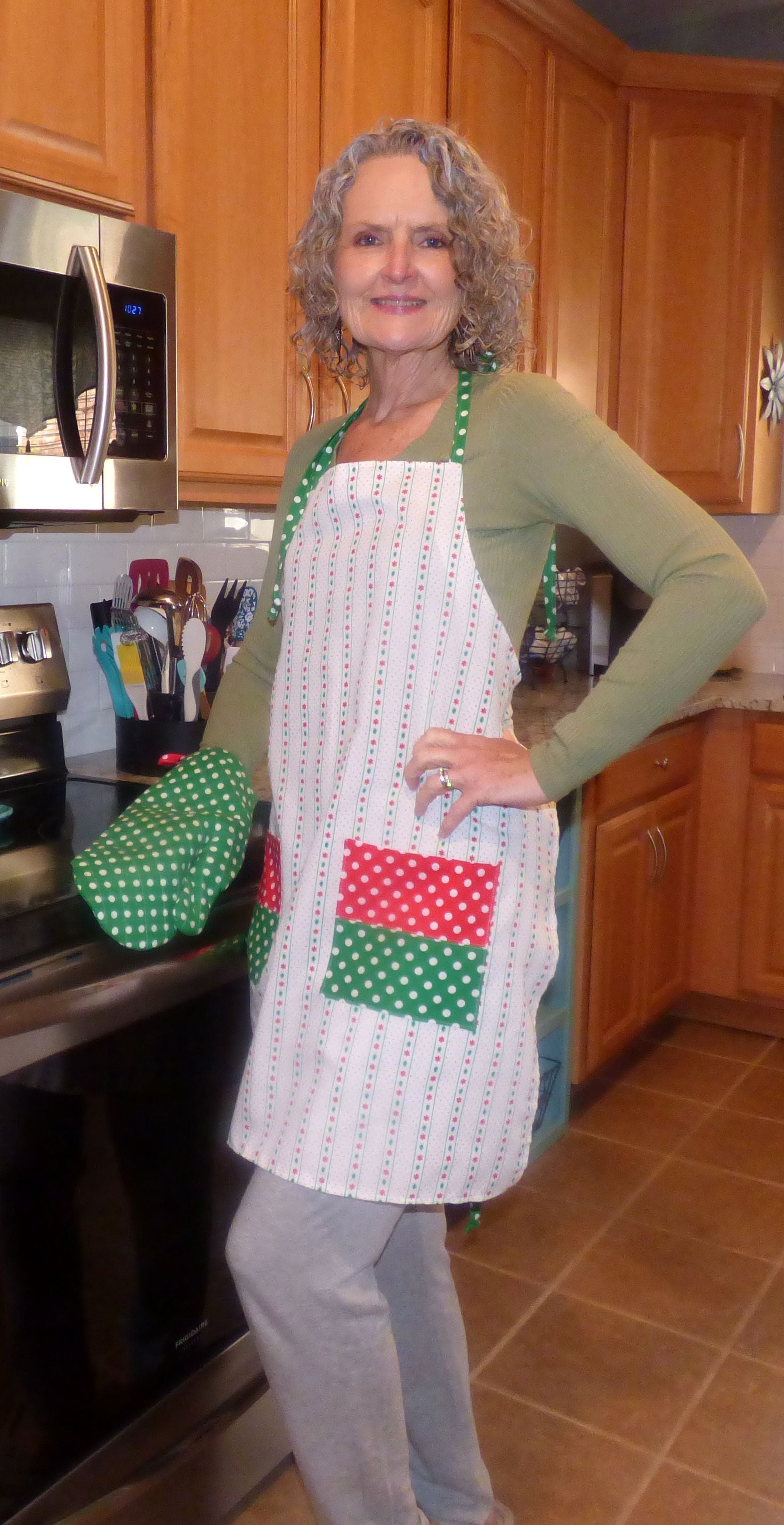 Baking Fun Pattern: Apron & Oven Mitt