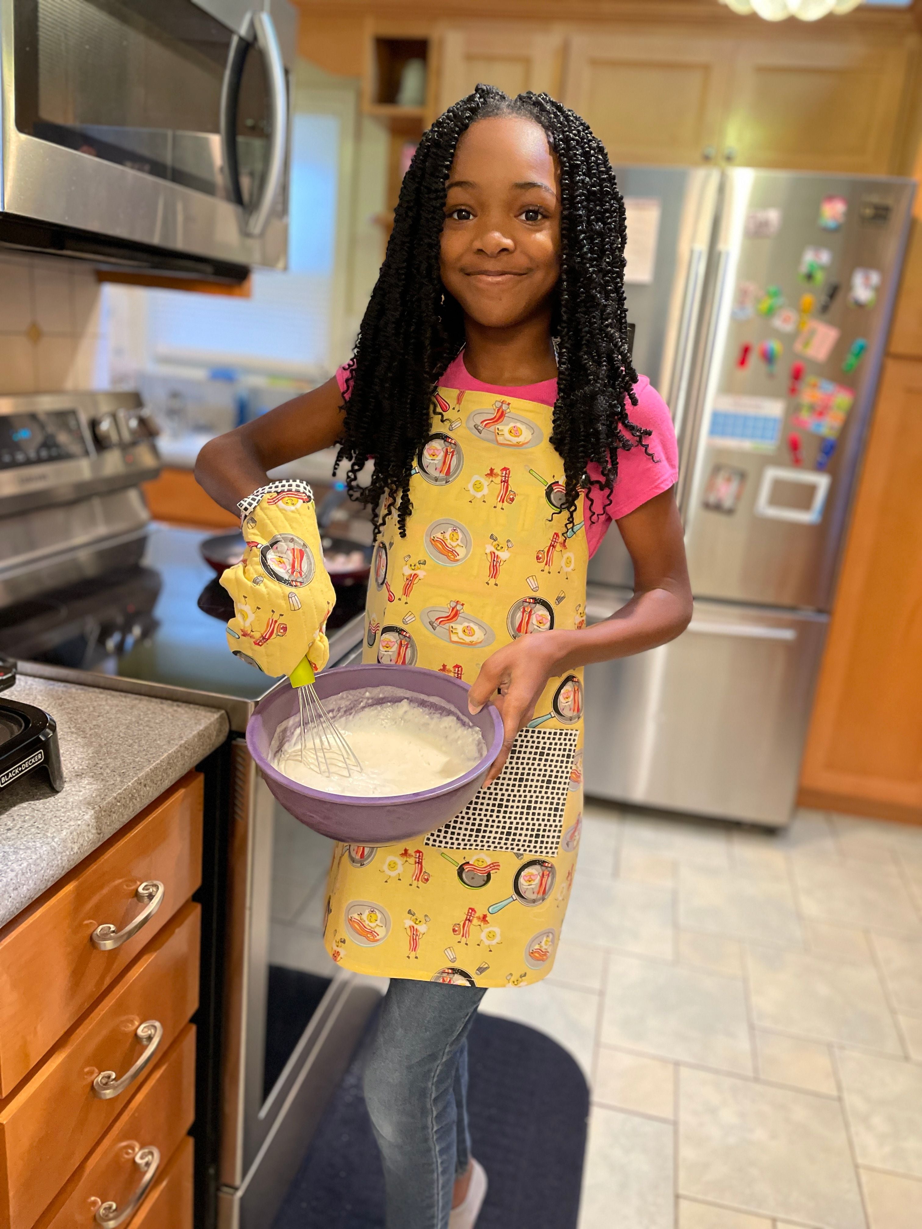 Baking Fun Pattern: Apron & Oven Mitt