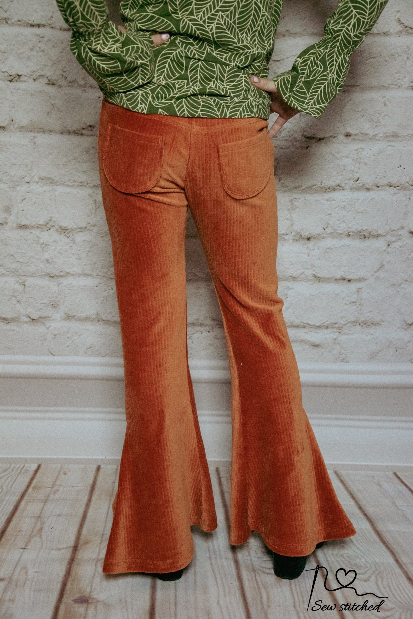 Flare pants Smilla pattern with video tutorial size 32-48